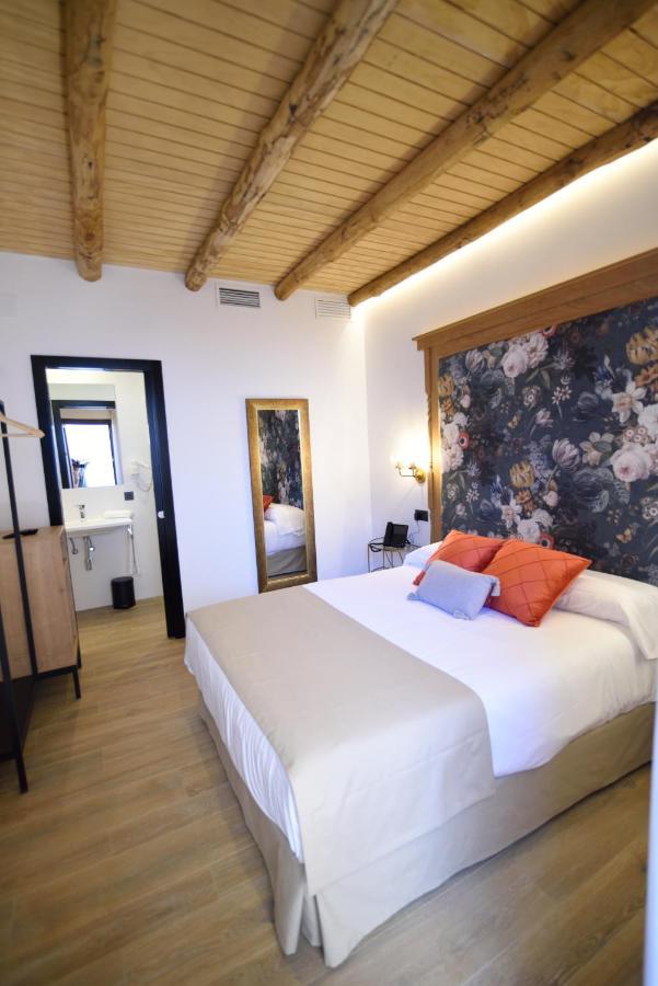 Hostal Rural Santa Habitaciones Aldea DЭль-Росио Экстерьер фото
